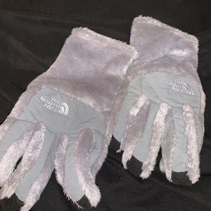 North face gloves